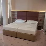 Hotel Inn Hotel 3*