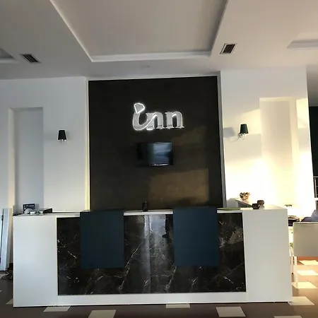 Inn Hotel 호텔 Škalngur